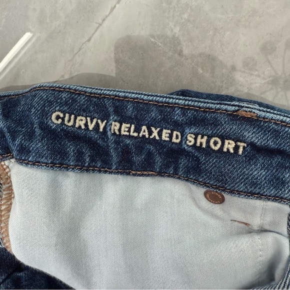 Women’s American Eagle Strigid Curvy Super High Waisted Relaxed Jean Short 12 - Picture 13 of 16